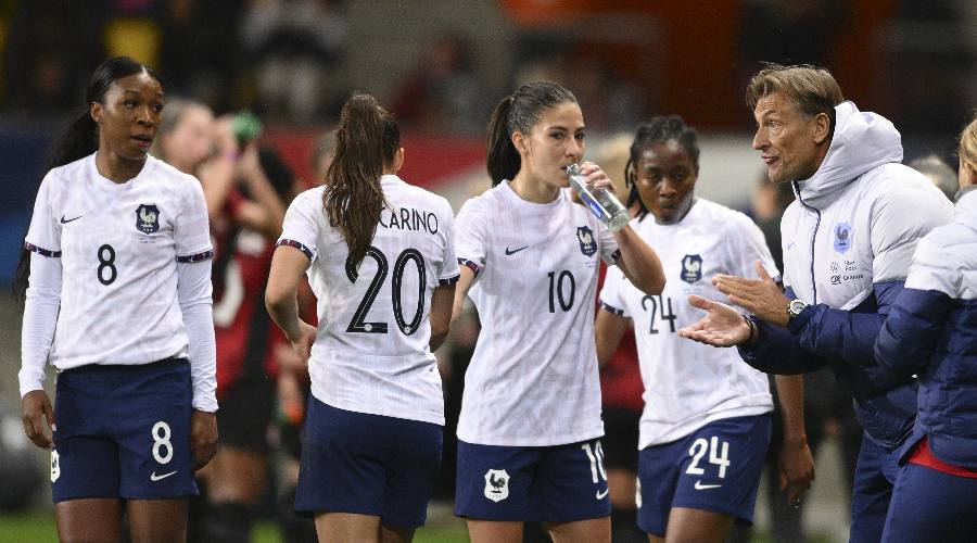 Bleues: L'énorme coup de gueule d'Hervé Renard après sa victoire 1 Herve Renard et les Bleues
