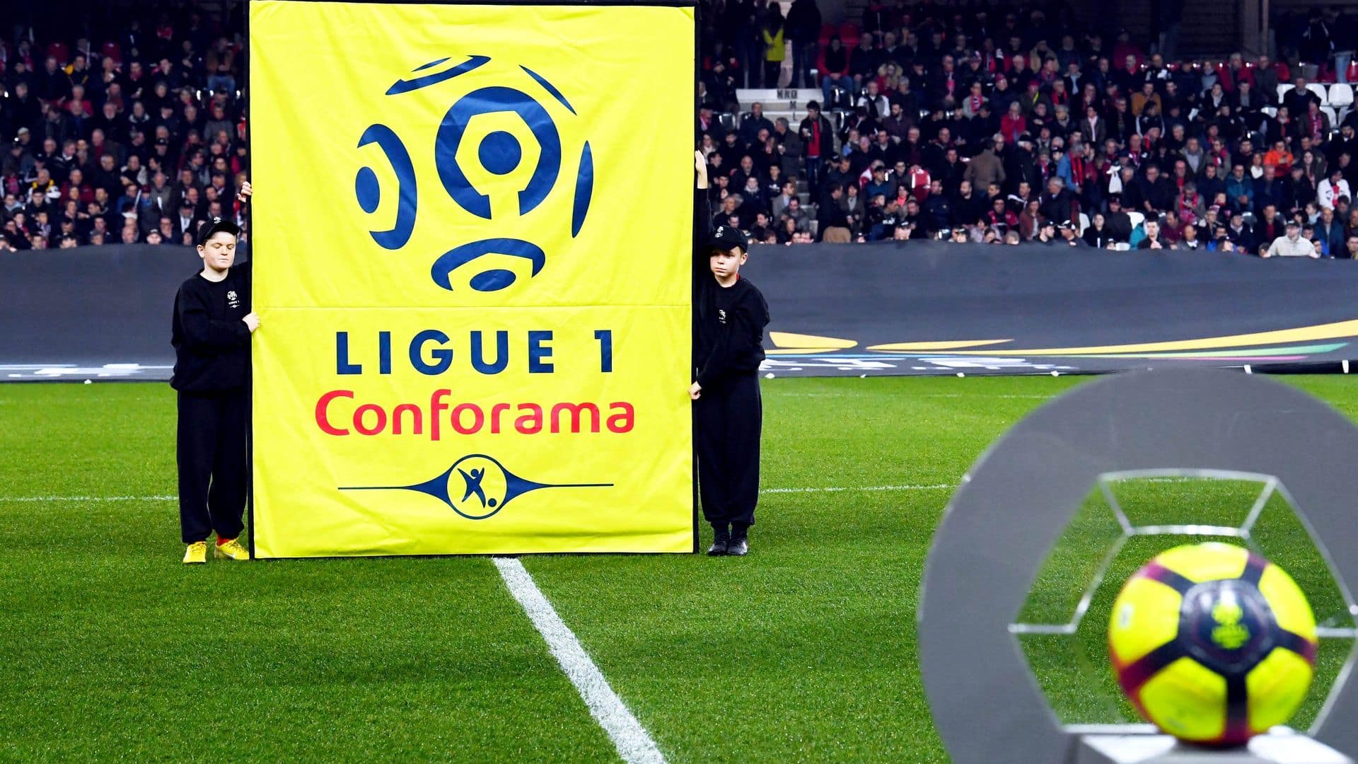 Officiel : Un club de Ligue 1 interdit de recrutement pendant 2 mercatos !