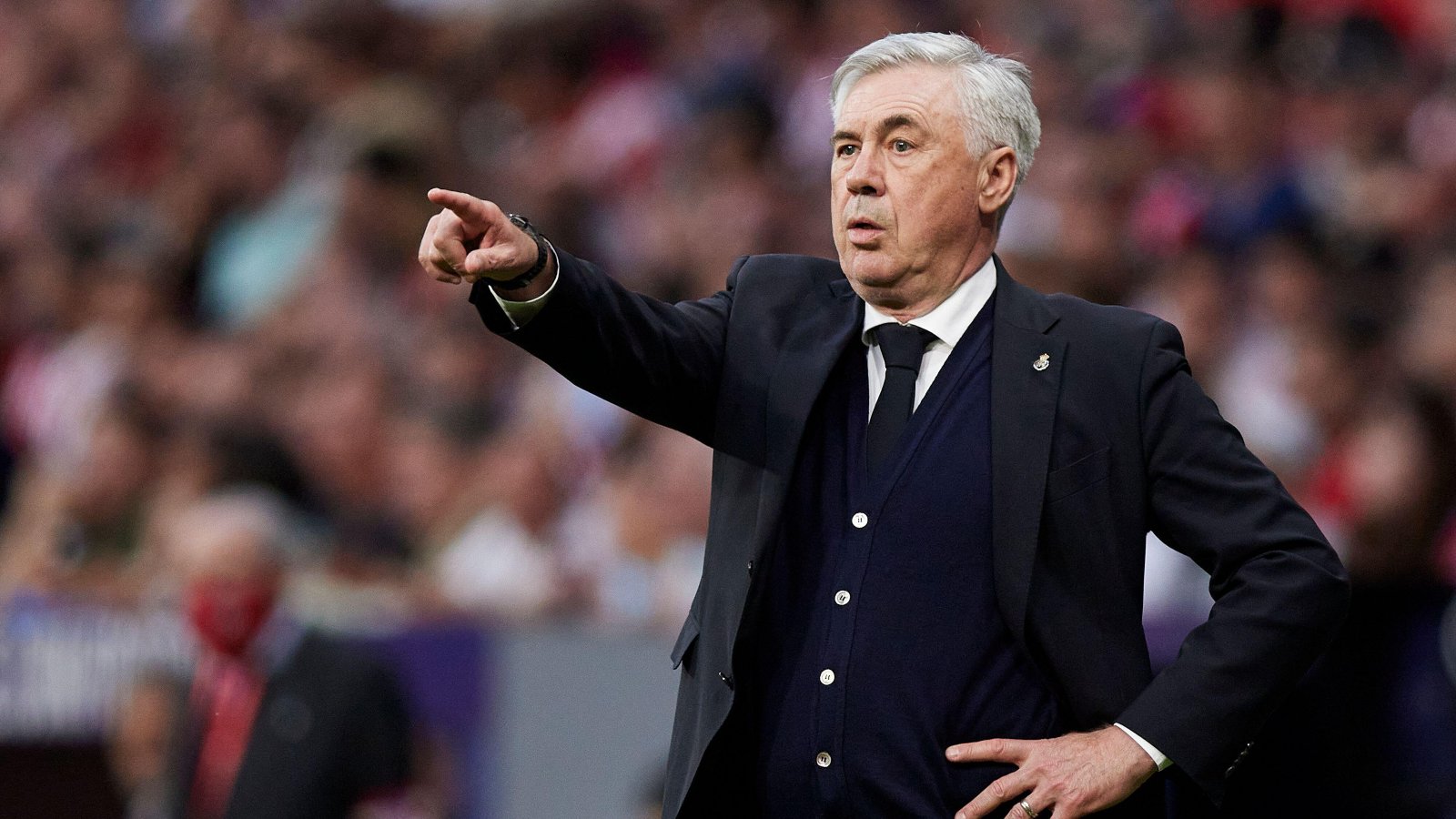 Real Madrid manager Carlo Ancelotti issues tactical instructions 2