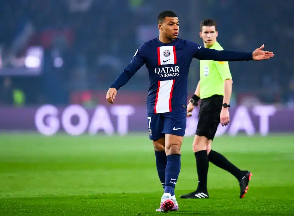 mbappe psg com un malaise