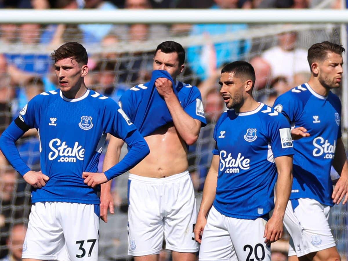 Premier League : 5 clubs se liguent contre Everton et réclament 350 M€ d’amende !