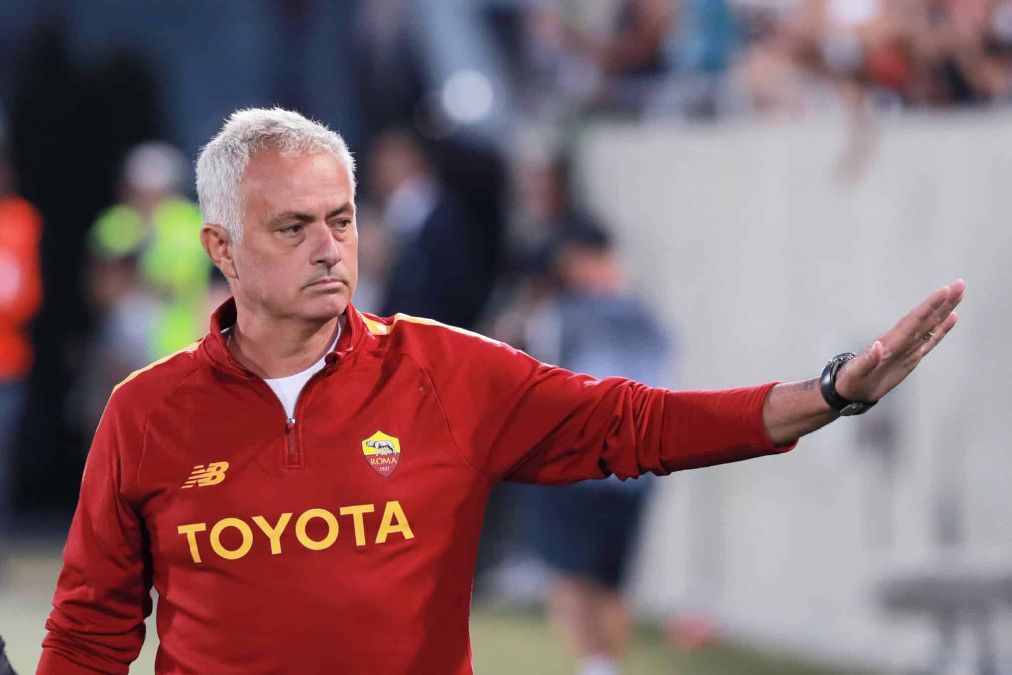 Mourinho écarté, le PSG fonce sur un ancien entraineur du FC Barcelone