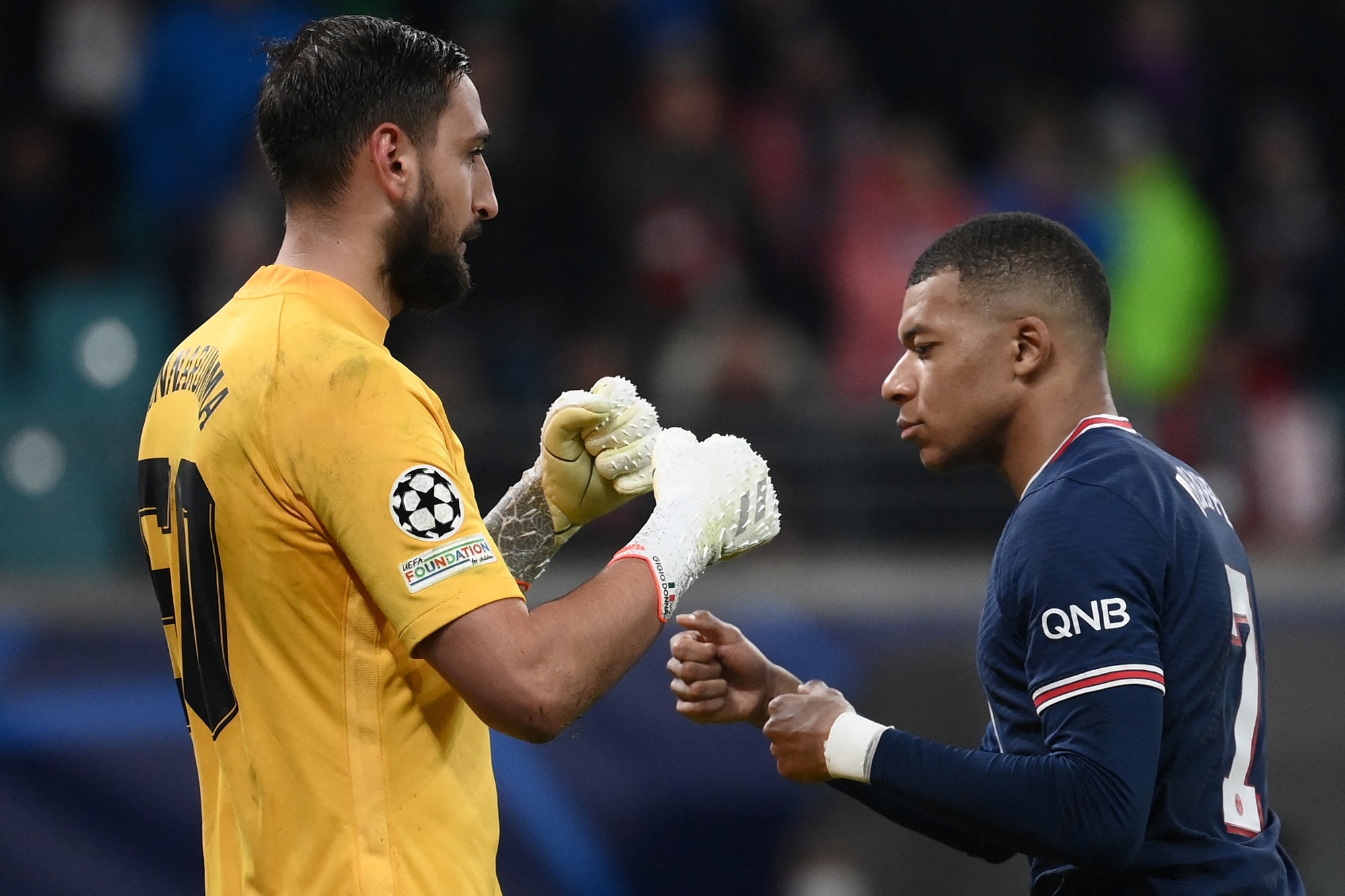 1495194 gianluigi donnarumma et kylian mbappe avec le psg a leipzig le 11 novembre 2021