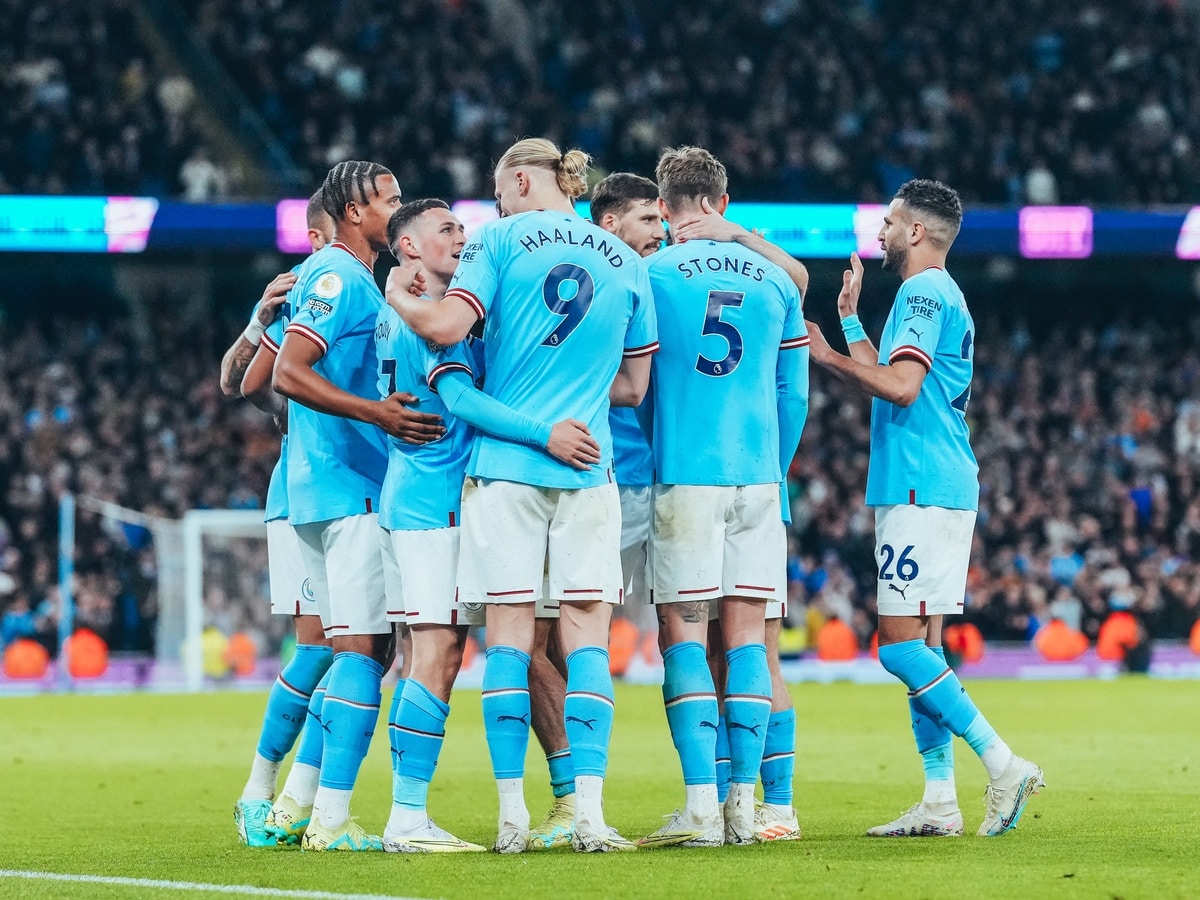 Man City écrase West Ham et reprend le fauteuil de leader !