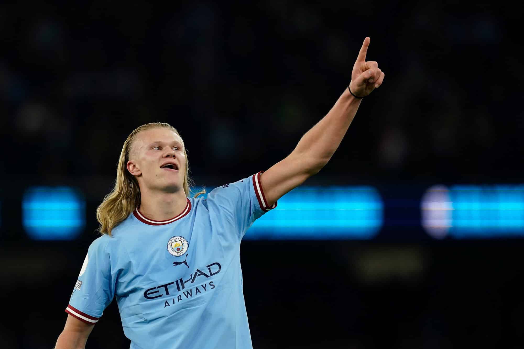 Ce que les joueurs de Man City ont fait à Haaland après son record mérite le respect (VIDÉO)