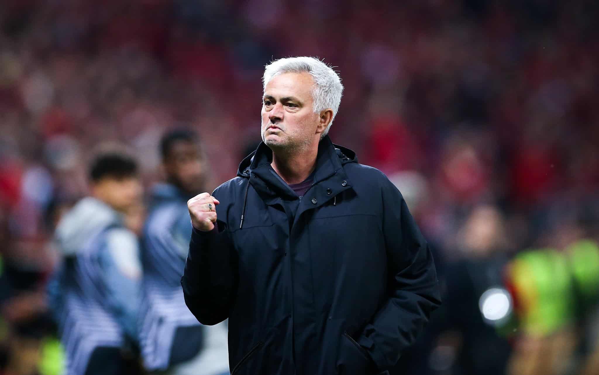 Roma : La folle joie de Mourinho après la qualification en finale de Ligue Europa