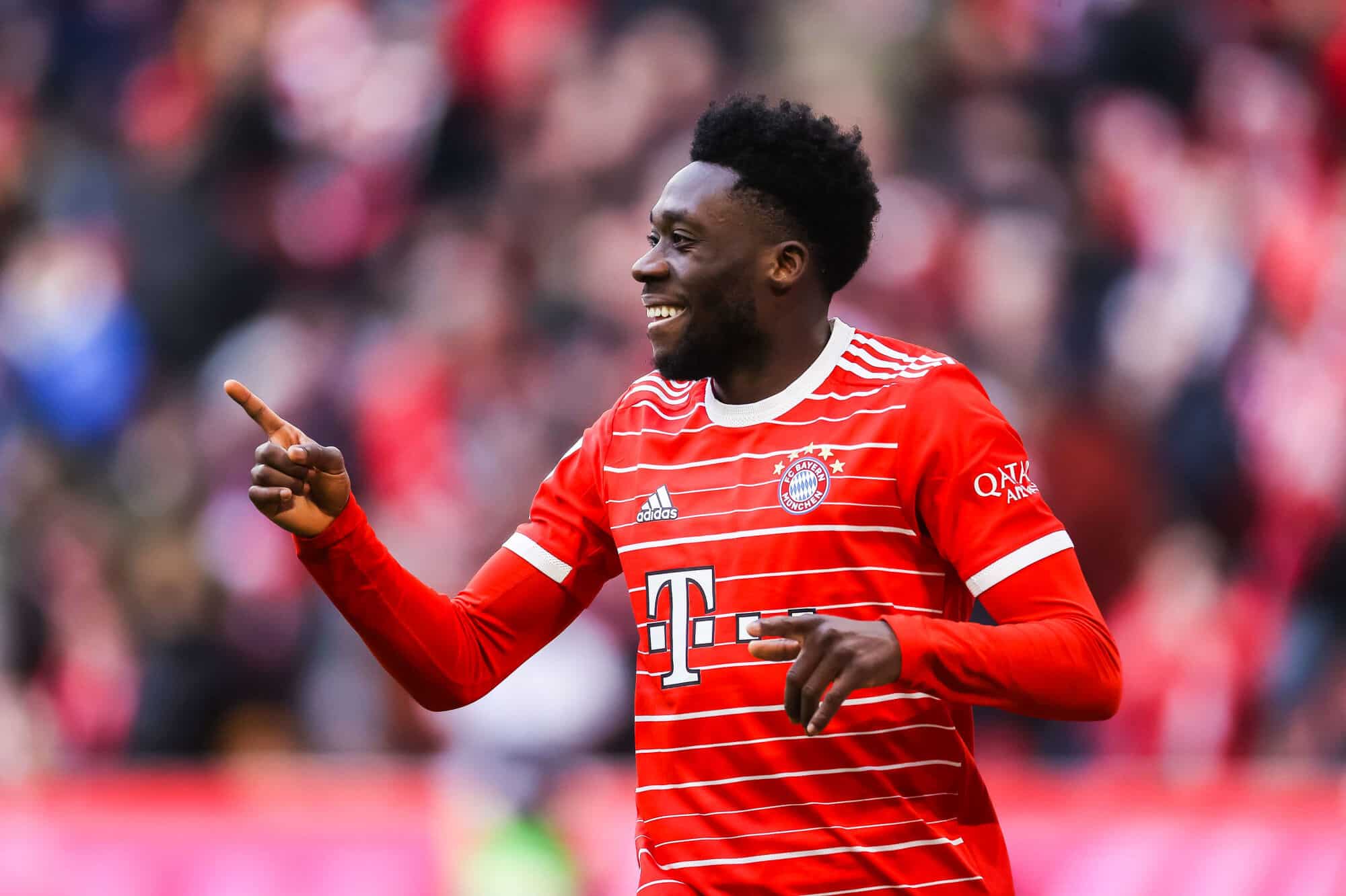 Alphonso Davies cadre du Bayern Munich Icon Sport 1