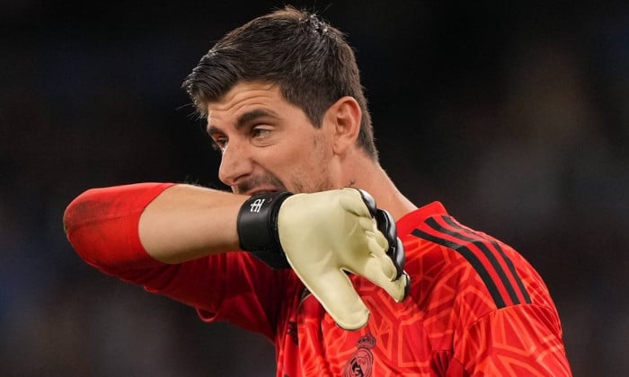 Blessé, Thibaut Courtois présent face au Barça ? La décision est tombée