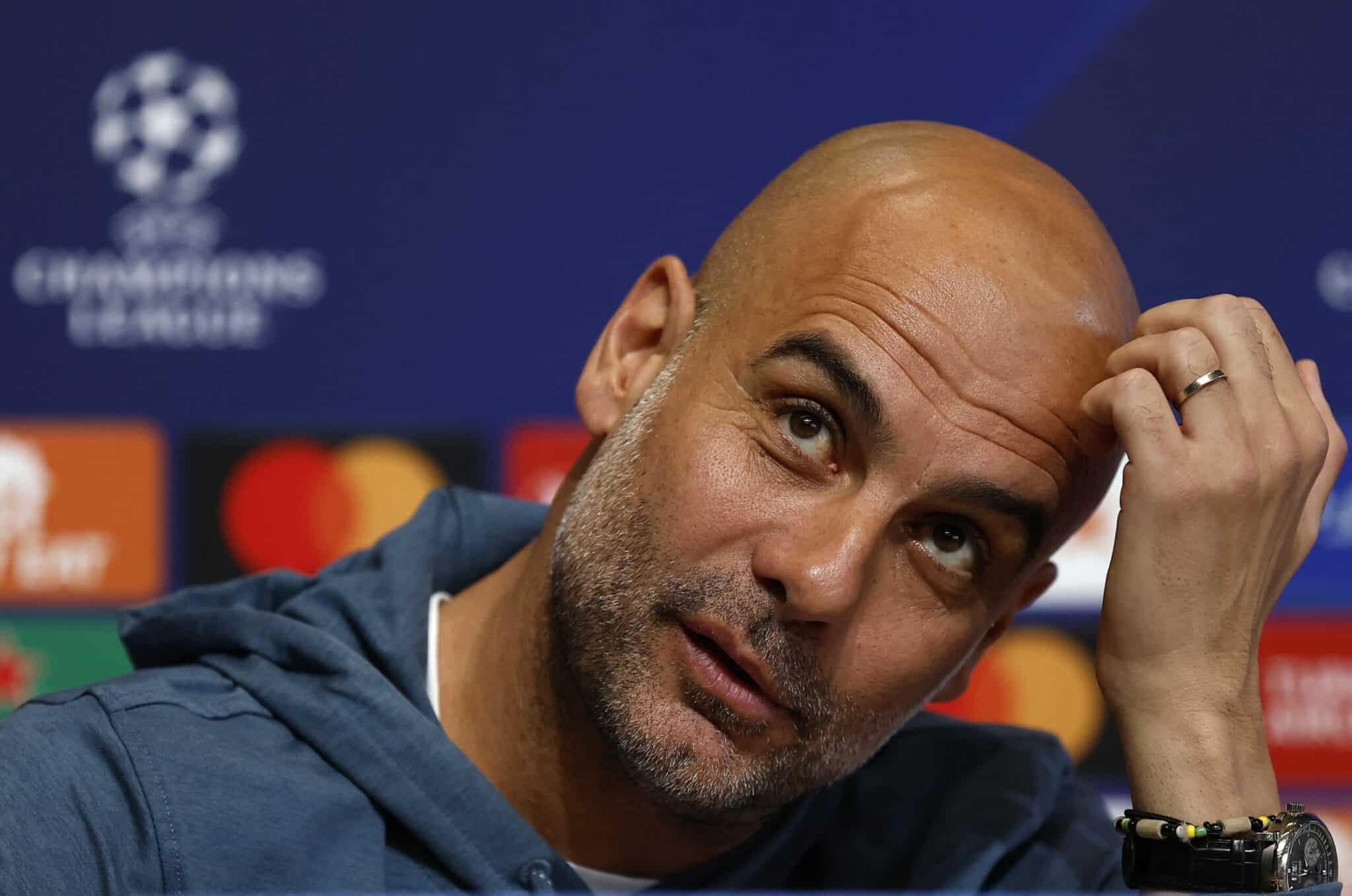 Guardiola explique sa prochaine cible hilarante si Man City remporte le triplé