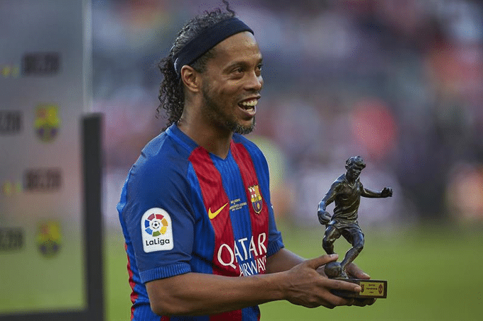 Technicien chevronné, Ronaldinho a régalé au gala des légendes (VIDÉO)