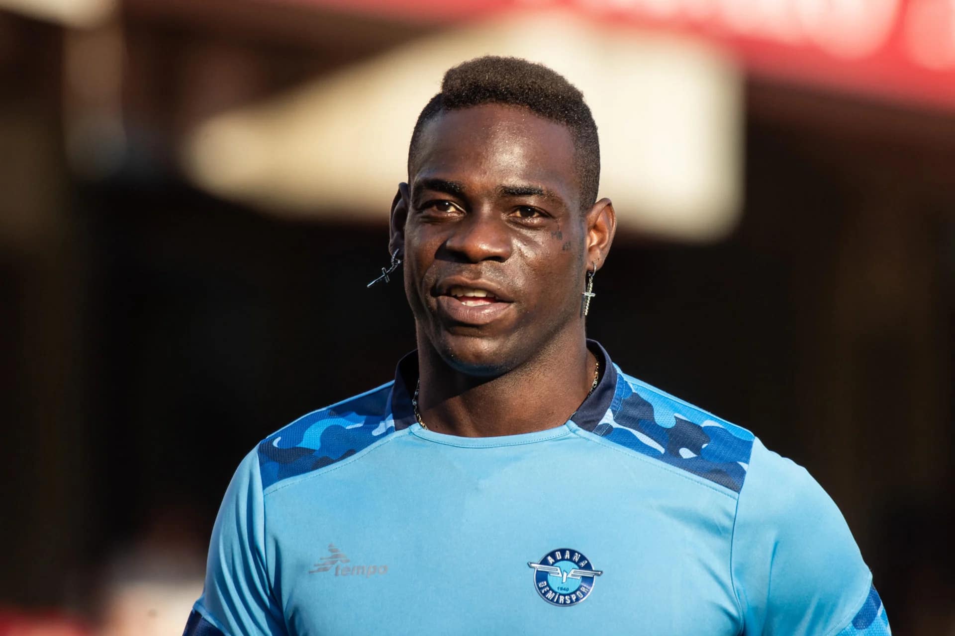 « Il est extraordinaire, me rappelle moi-même » : Balotelli nomme le meilleur attaquant du monde