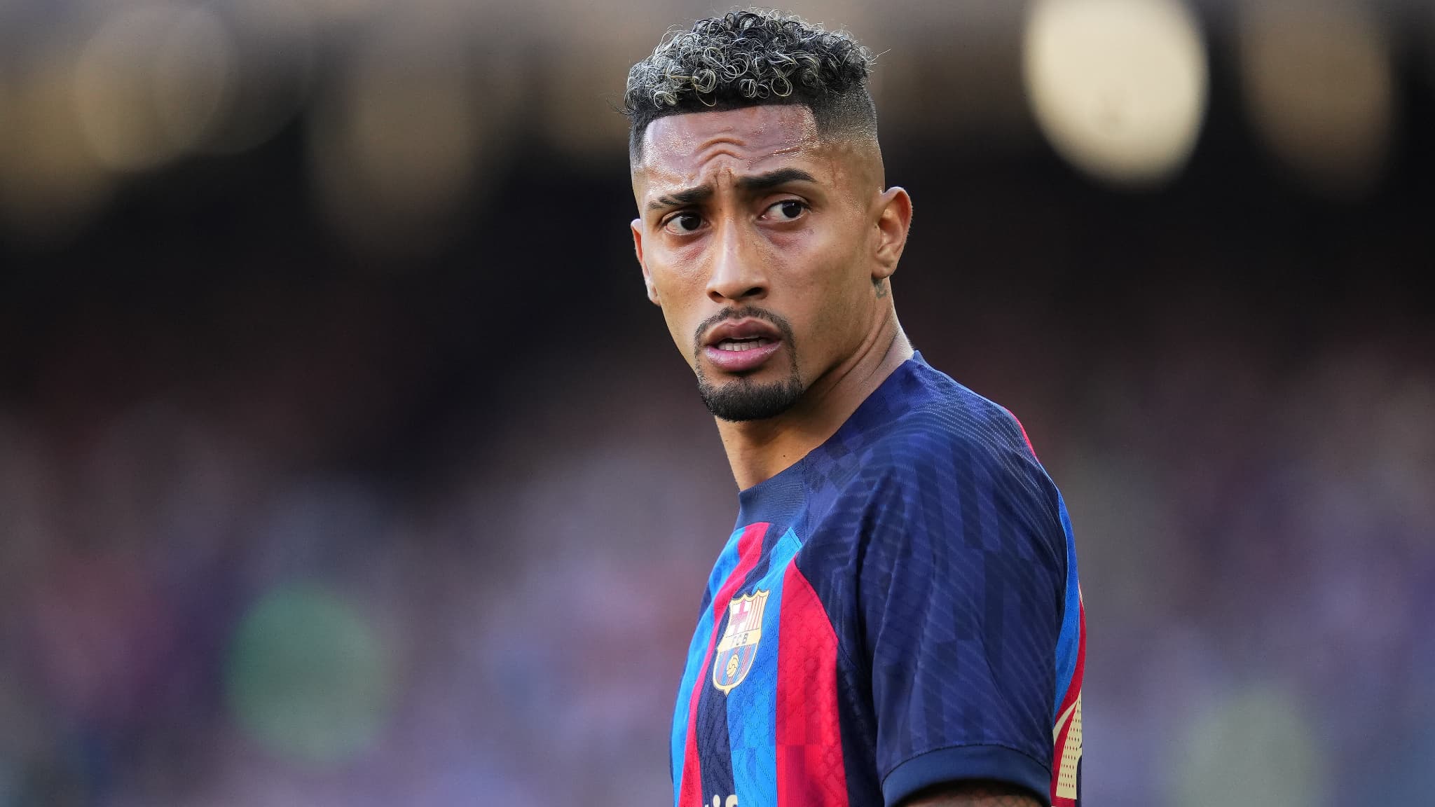 Annoncé sur le départ du FC Barcelone, Raphinha fait une mise au point