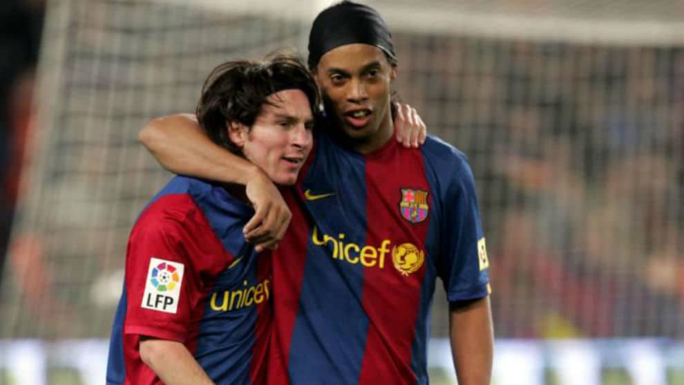 Sifflets et insultes des supporters du PSG contre Messi, Ronaldinho très en colère