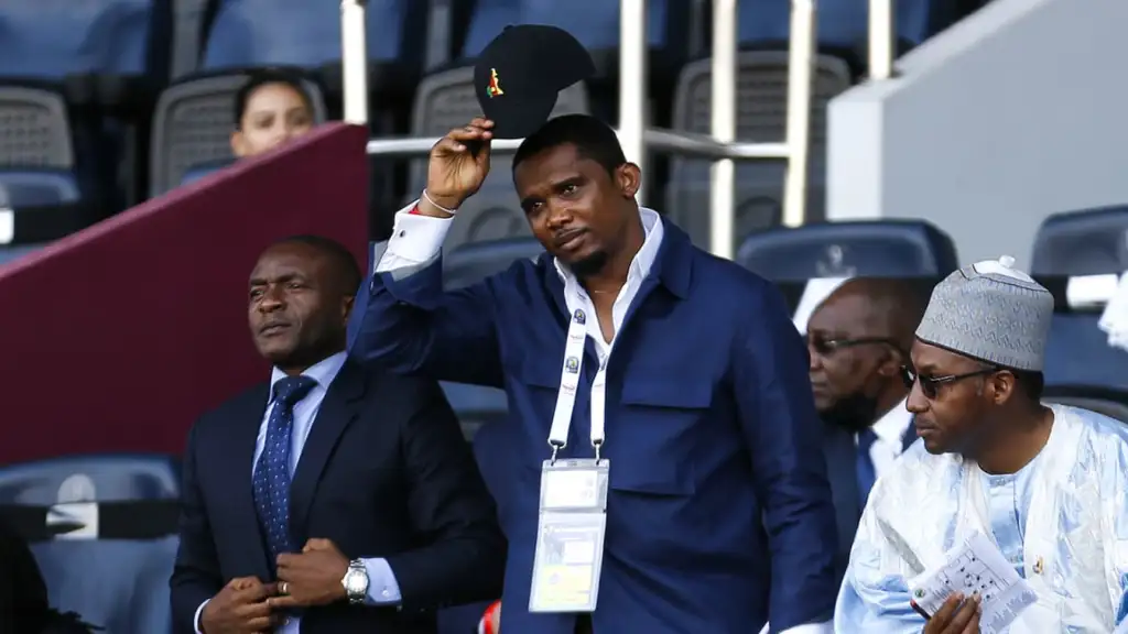 Grosse polémique au Cameroun, Samuel Eto’o signe un nouveau contrat avec un sponsor banni par la FIFA