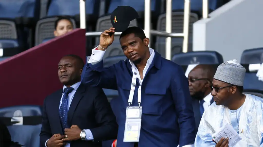 Samuel Eto o pendant un match du Cameroun en 2022 1535198