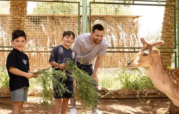 24h après la lourde défaite du PSG, Messi retrouve le sourire en Arabie Saoudite (PHOTOS) 3 image 14