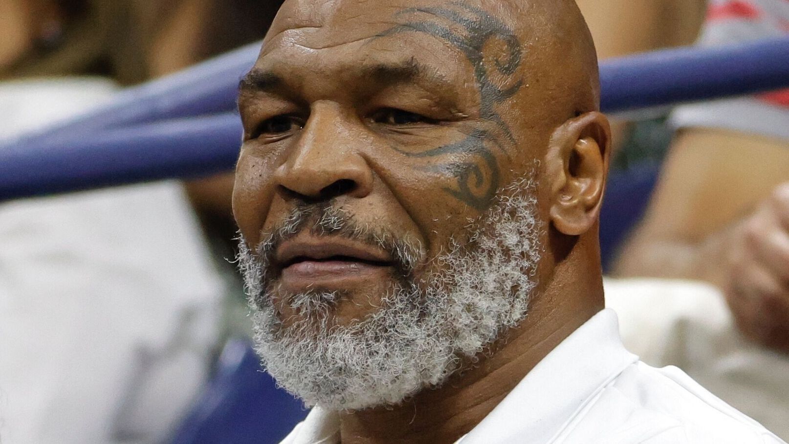 mike tyson boxeur legende accuse avoir viole une femme dans une limousine