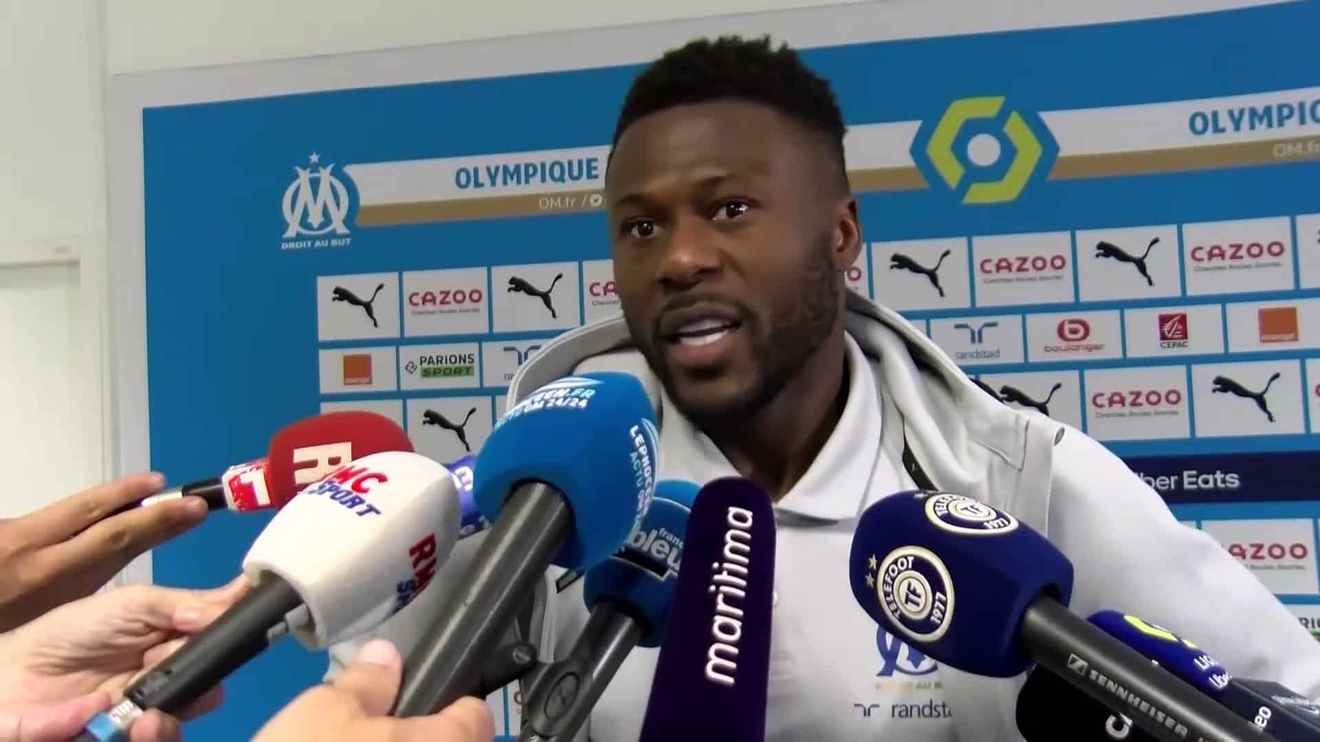 Chancel Mbemba : « Mes coéquipiers m’ont demandé si j’ai un problème avec le coach »