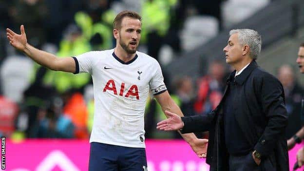 Harry Kane écarte Mourinho, « C’est l’entraîneur qui m’a aidé à arriver là où je suis maintenant »