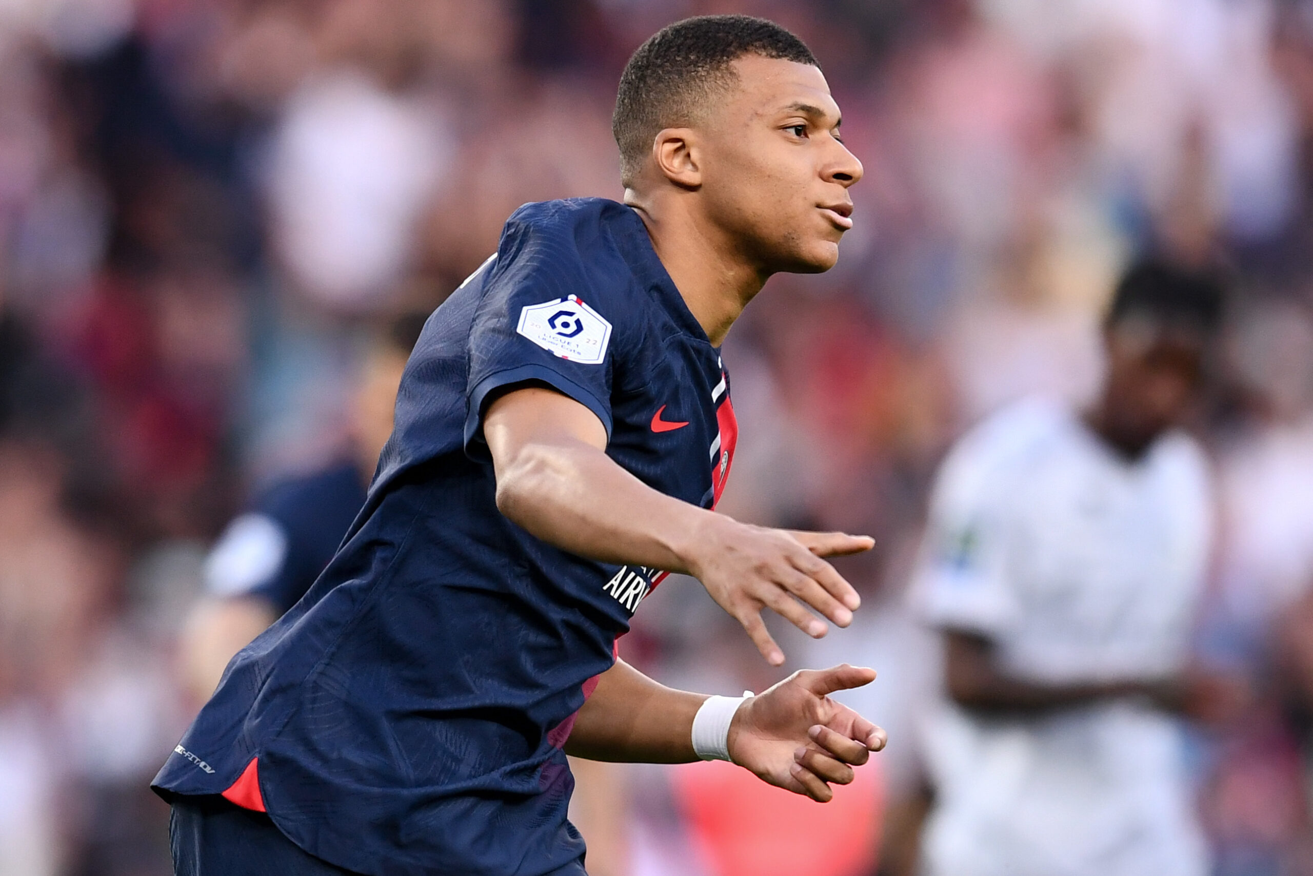 Mbappé en approche, le Real Madrid concocte une offre irrésistible pour le PSG