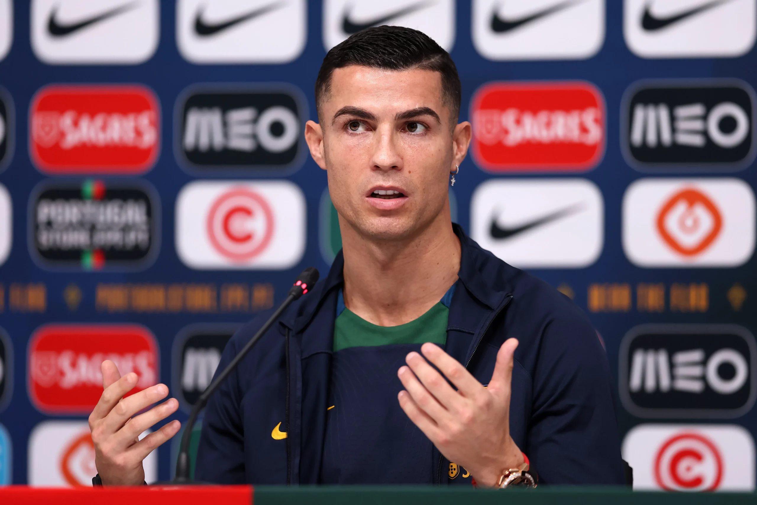 « Je ne peux pas choisir personne d’autre que lui », Ronaldo désigne son joueur préféré