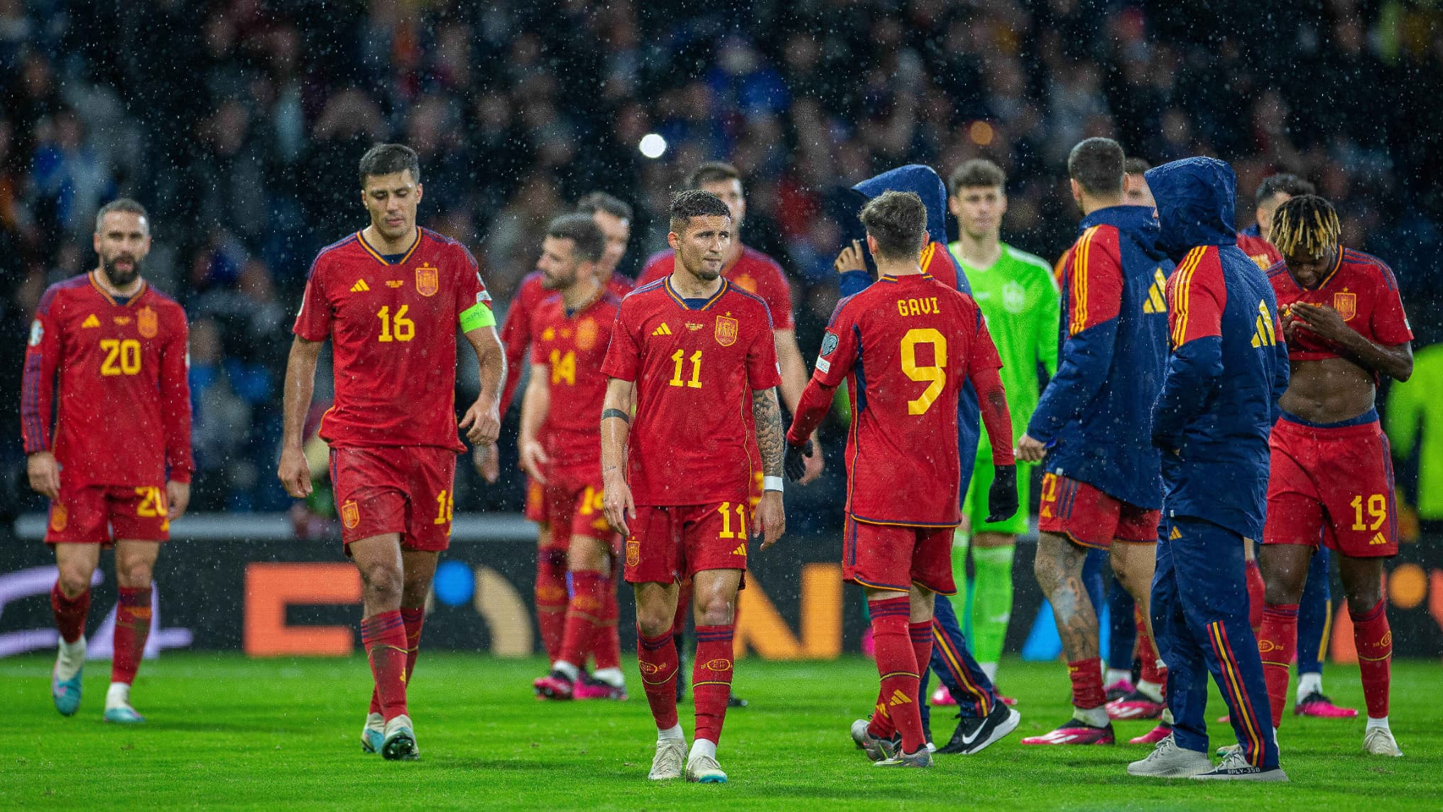 Après avoir rejeté les Bleus, il rentre tristement dans l’histoire avec l’Espagne