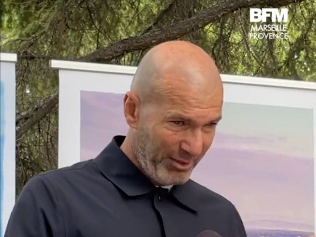 Vous n avez meme pas idee Zinedine Zidane s effondre en larmes lors d un discours pour la nouvelle association dont il est le parrain VIDEO 1