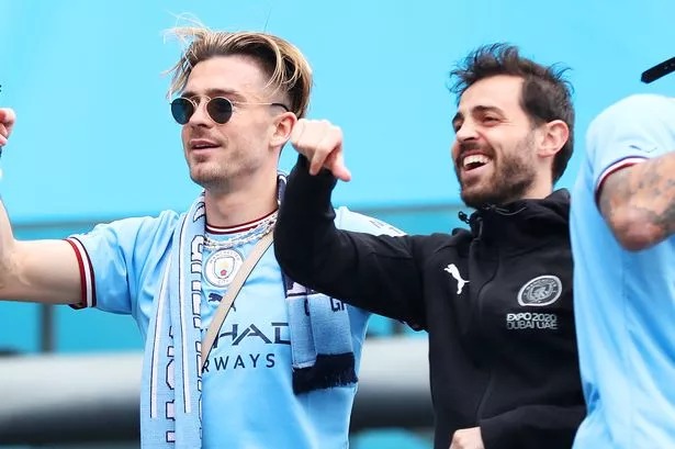 Man City: Grealish à genoux devant Bernardo Silva après le sacre, « Pitié… »