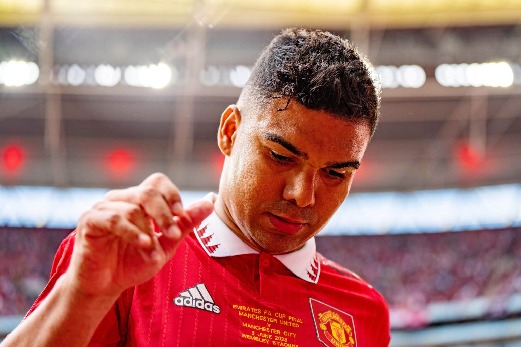 Casemiro au cœur d’une affaire d’adultère, sa femme sort du silence !