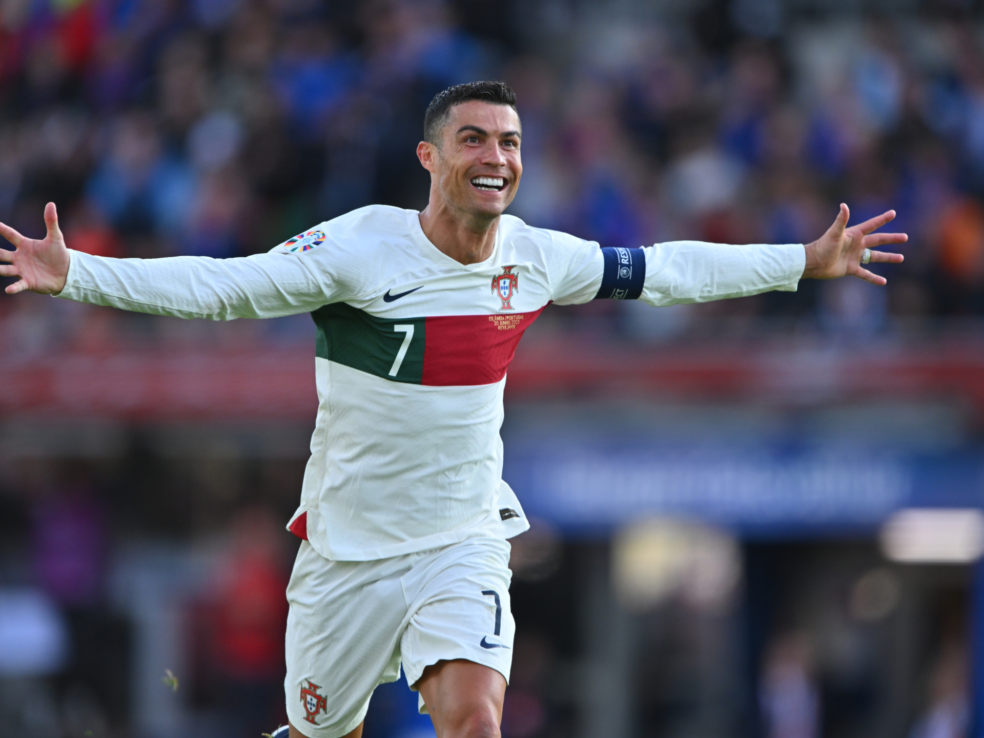 Cristiano Ronaldo réagit après avoir atteint la 200e sélection pour le Portugal