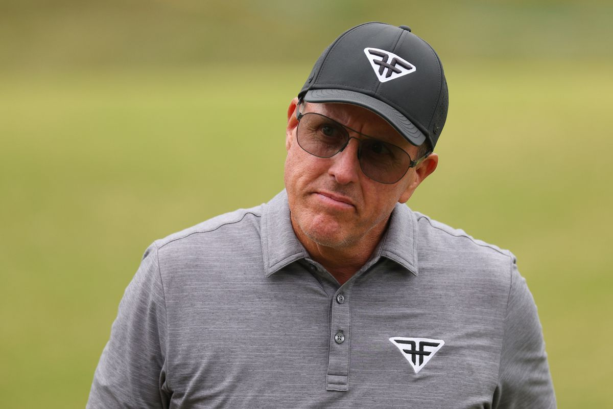 Un autre joueur de golf, Phil Mickelson, se trouve à la septième position