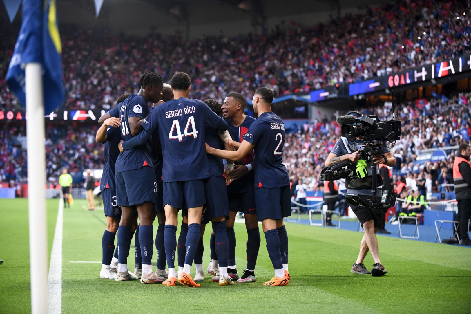 Si Mbappé venait à quitter l'équipe, cela contraindrait le PSG à réorganiser son effectif