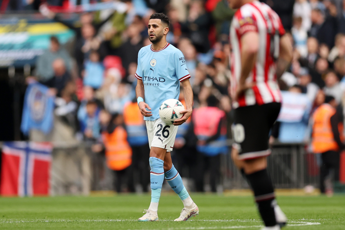 Le footballeur algérien de Manchester City, Riyad Mahrez, a répliqué aux bruits qui circulent sur une possible sortie
