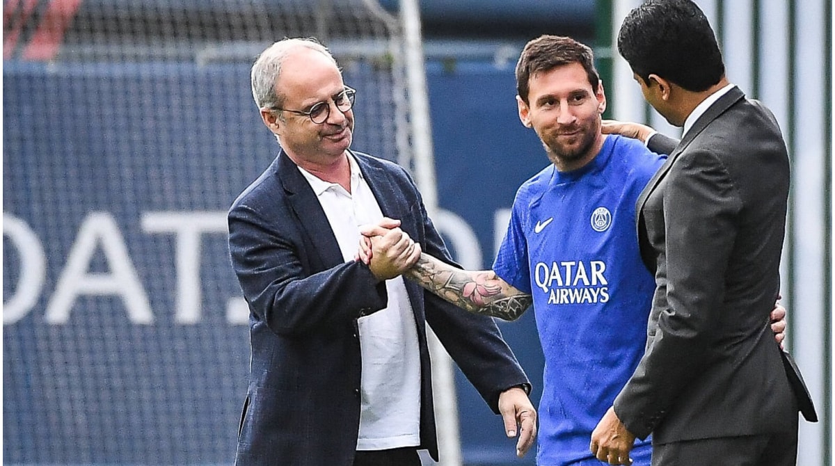 lionel messi mit luis campos und nasser al khelaifi bei psg 2022 1663094736 92309