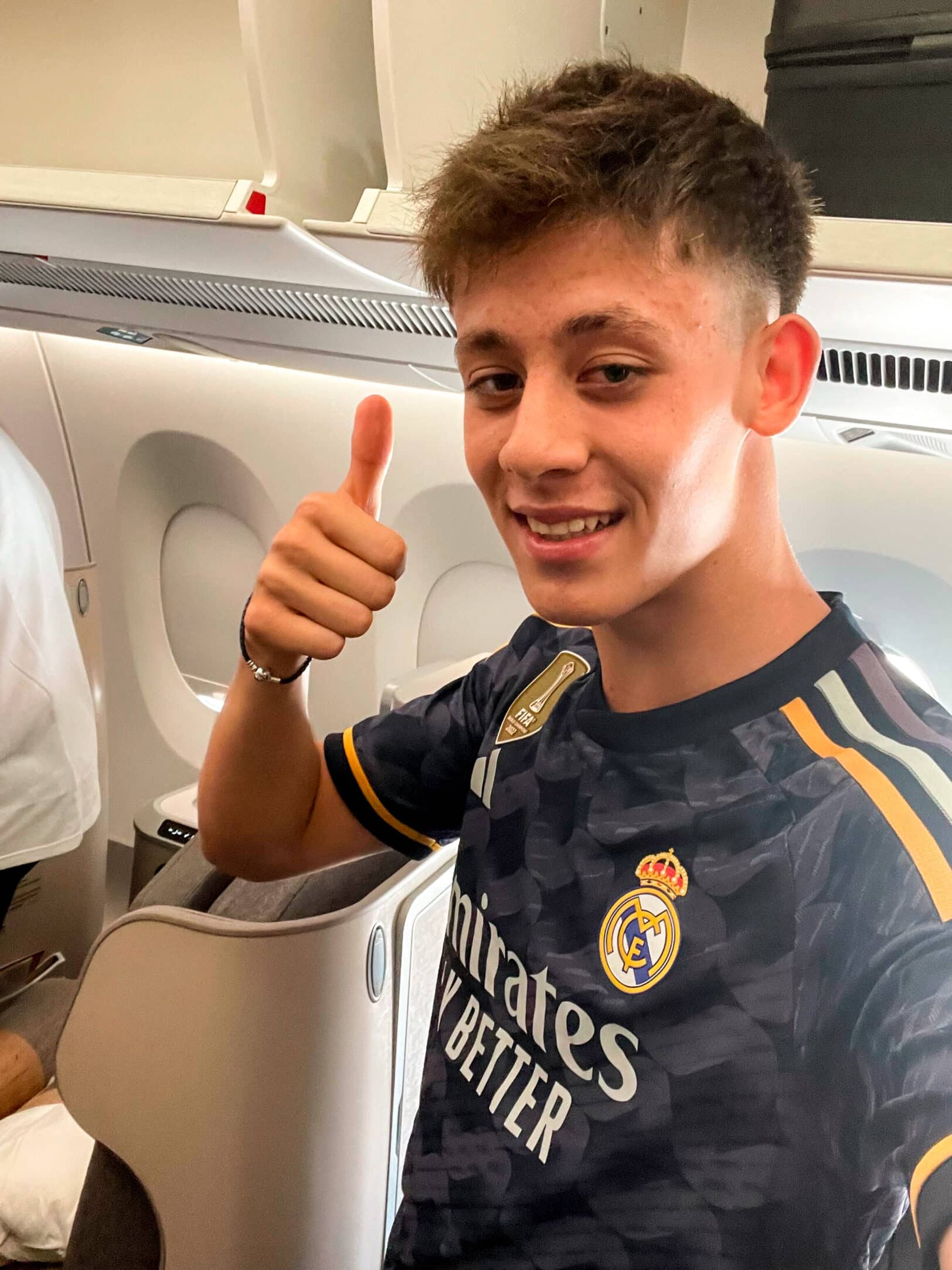 Arda Guler avec le maillot extérieur du Real Madrid