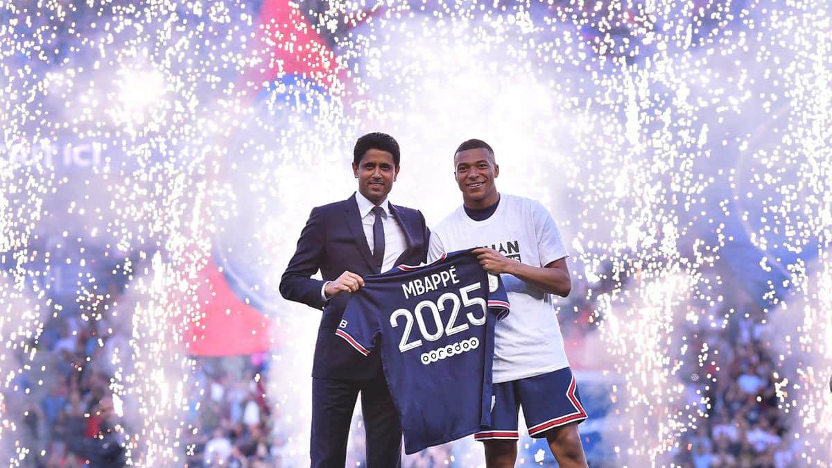 Puni par Nasser Al-Khela&iuml;fi, Mbapp&eacute; re&ccedil;oit un soutien de taille au PSG