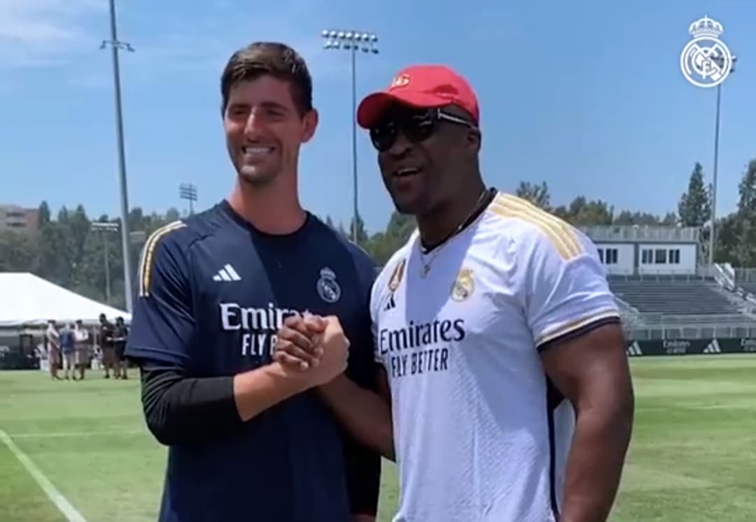 &laquo;&nbsp;Tu es fort mais&hellip;&nbsp;&raquo;, Courtois chambre poliment Francis Ngannou lors de sa visite au Real