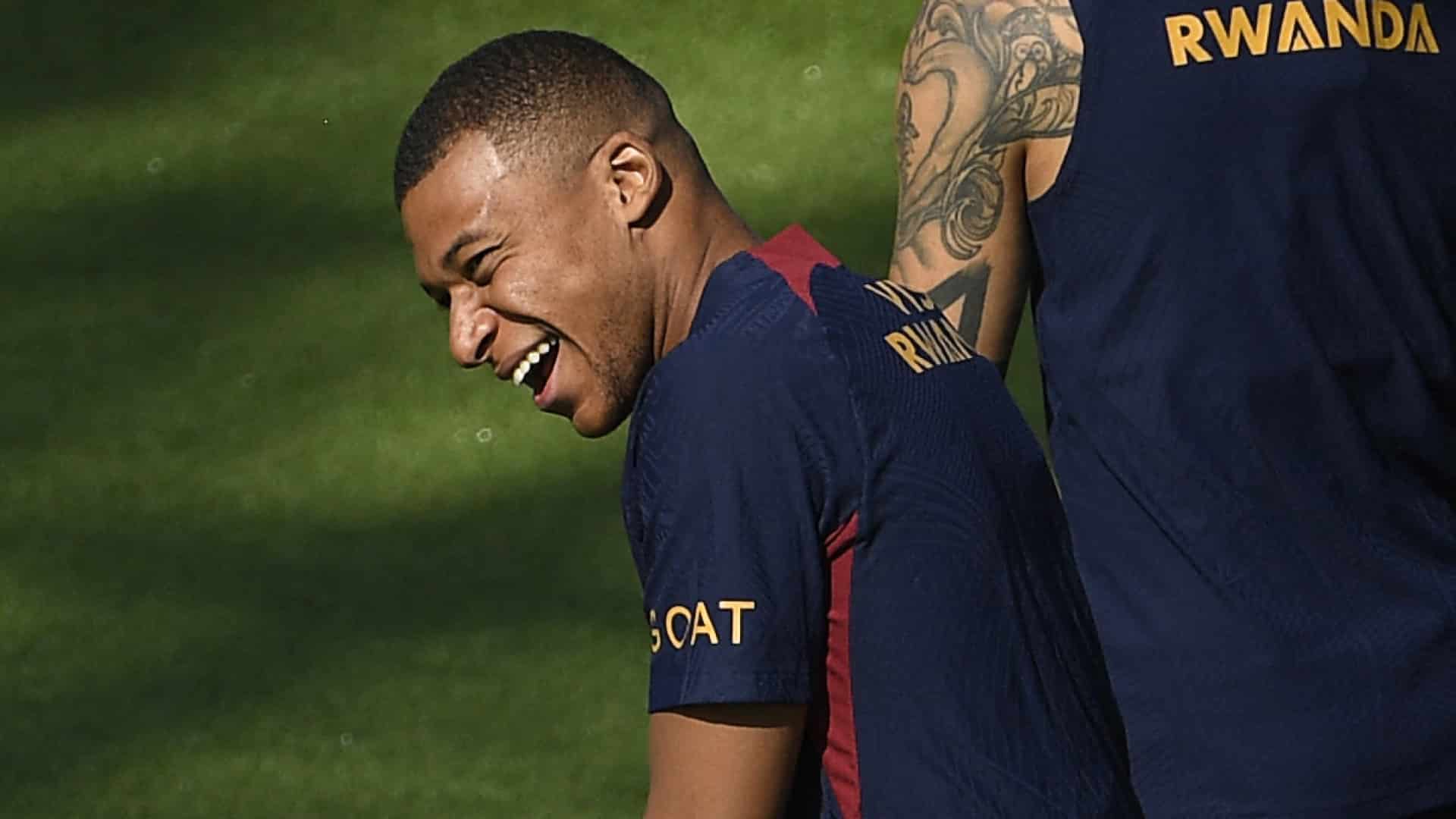 Mattia Grassani Mbappé PSG