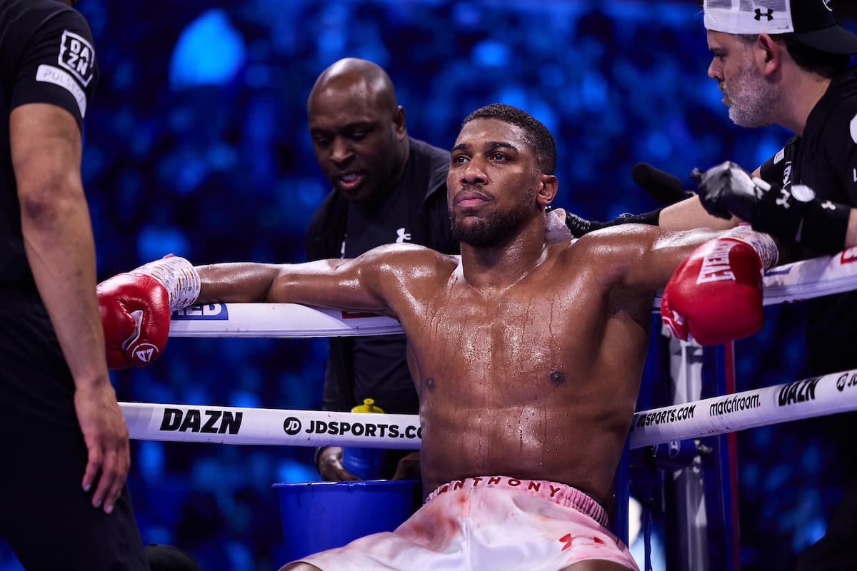 Après avoir refoulé Francis Ngannou, Anthony Joshua retrouve un fumant adversaire (Officiel)