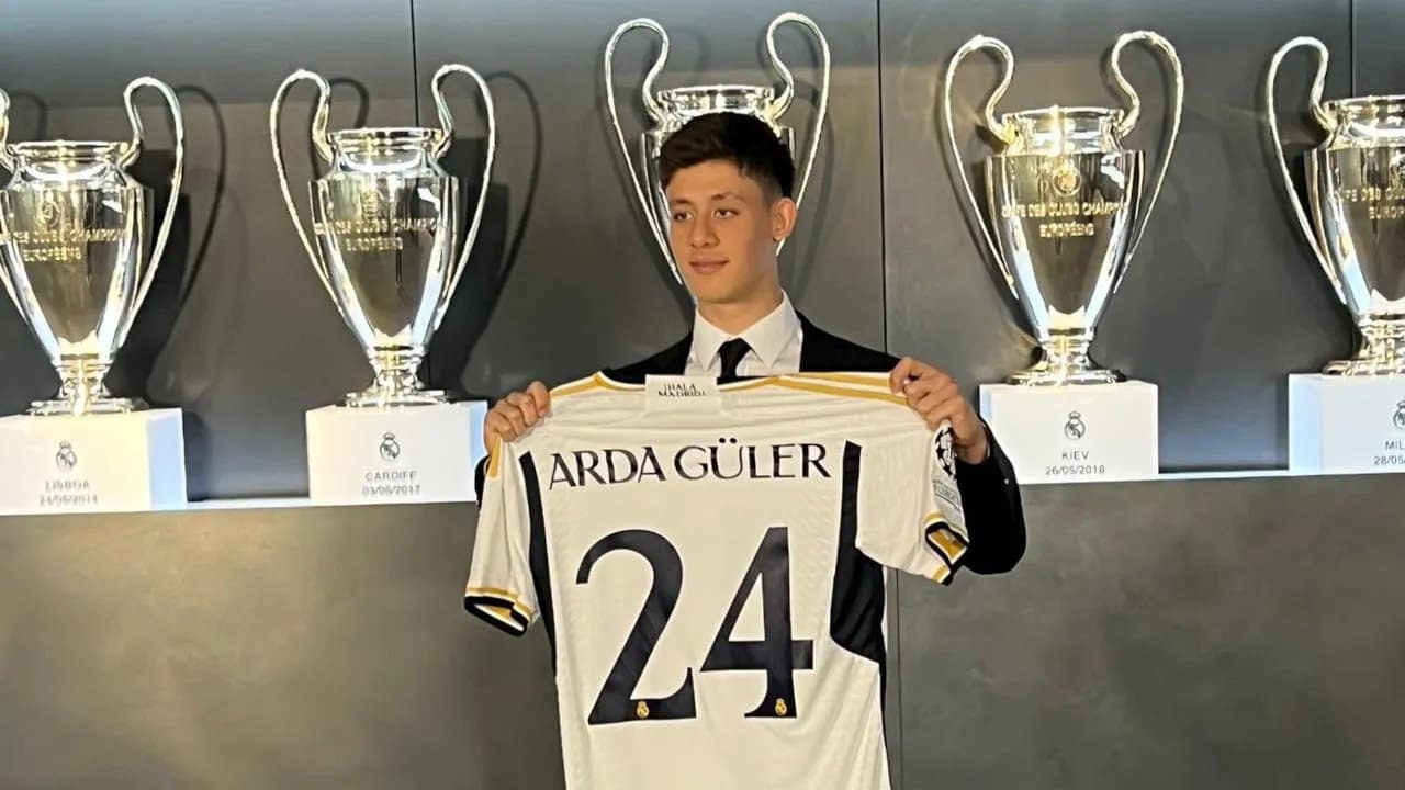 Signature d'Arda Güler au Real Madrid 
