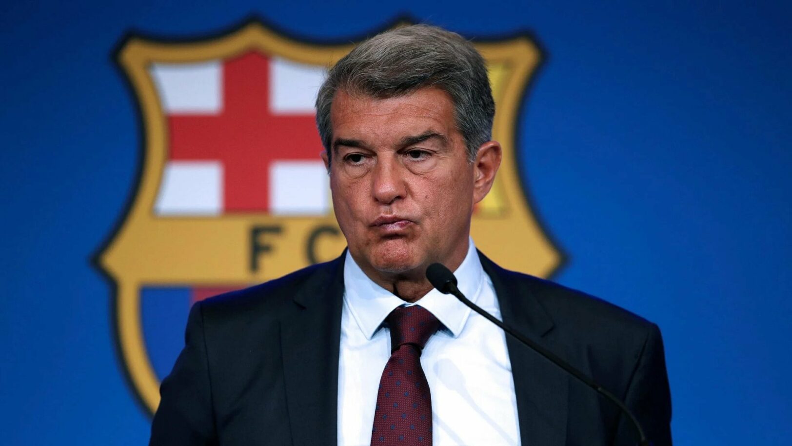 Hécatombe au Barça, le Clasico face au Real Madrid menacé ? 2 Hécatombe au Barça, le Clasico face au Real Madrid menacé ? Joan Laporta déçu
