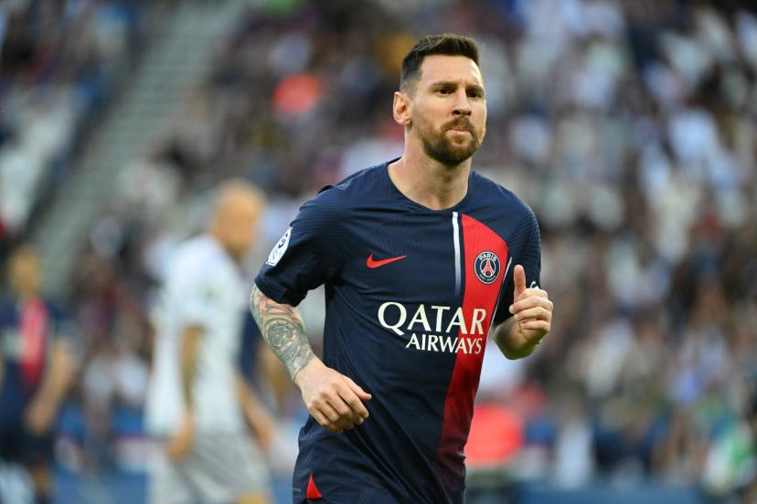 2. Lionel Messi – 806 buts