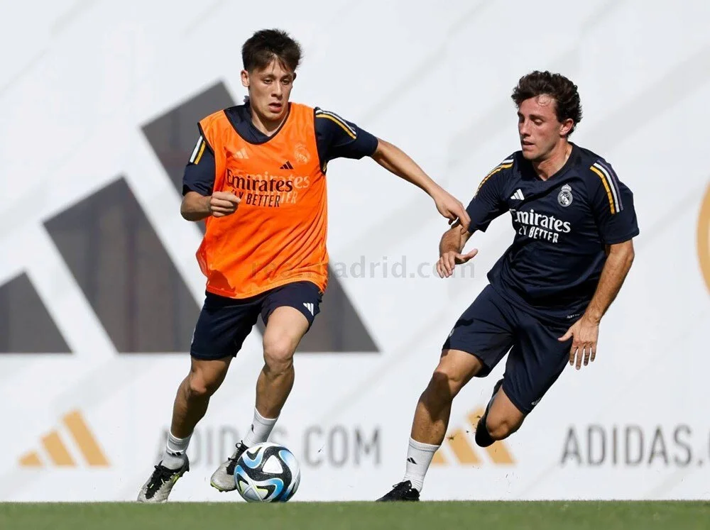 Guler face à Odriozola à l'entraînement