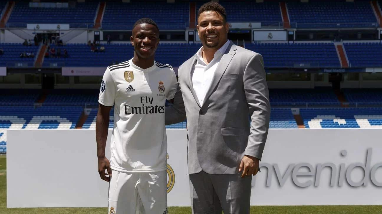 Ronaldo Nazario avec Vinicius 