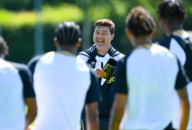Mauricio Pochettino écarte 5 joueurs de Chelsea de son groupe de pré-saison 2 Mauricio Pochettino a écarté cinq joueurs de Chelsea de ses plans d'avant-saison afin de réduire l'effectif.