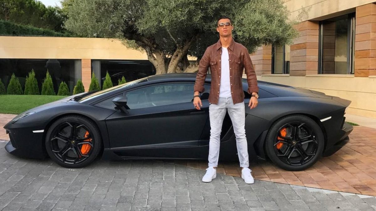 Ronaldo 8e, Tiger Woods 3e, Messi... Les 10 sportifs les plus riches au monde