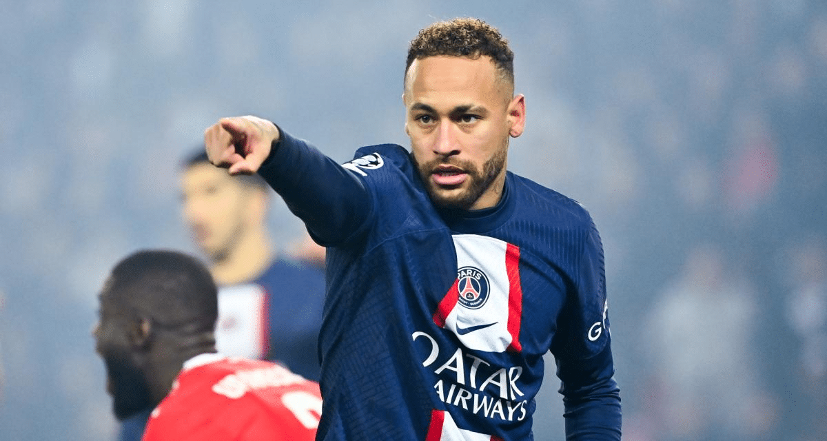 Neymar avec le PSG en bleu