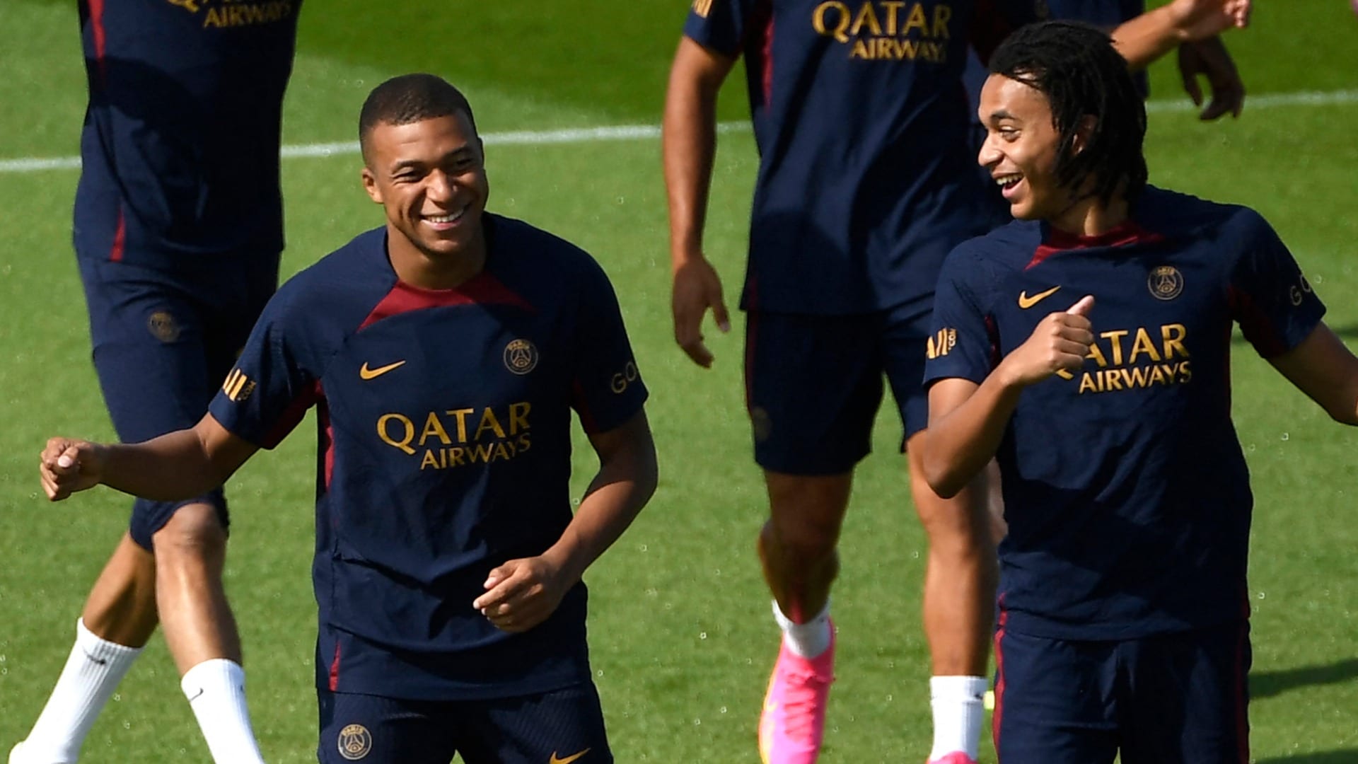 kylian mbappe ethan mbappe psg training