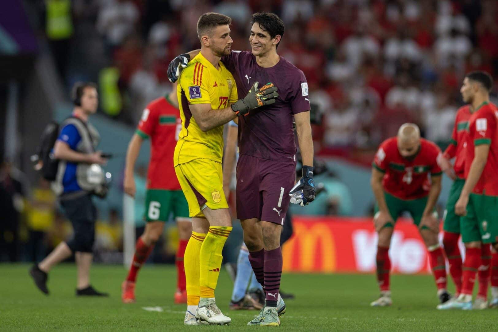 Unai Simon et Yassine Bounou 