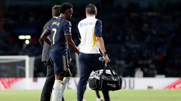 Real Madrid: Le communiqué officiel sur la blessure de Vinicius !
